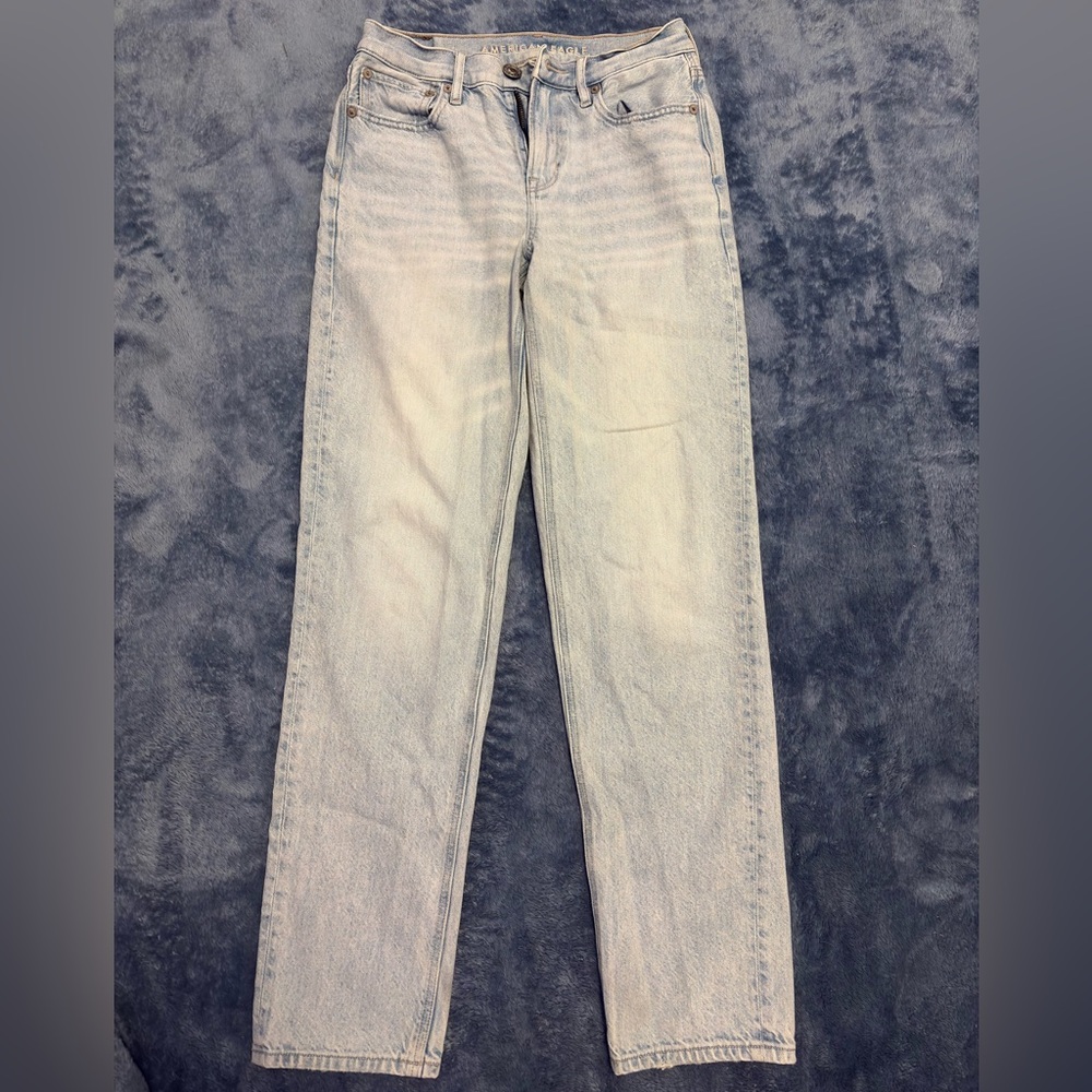 American Eagle 90’s Straight Light Wash Denim Jeans